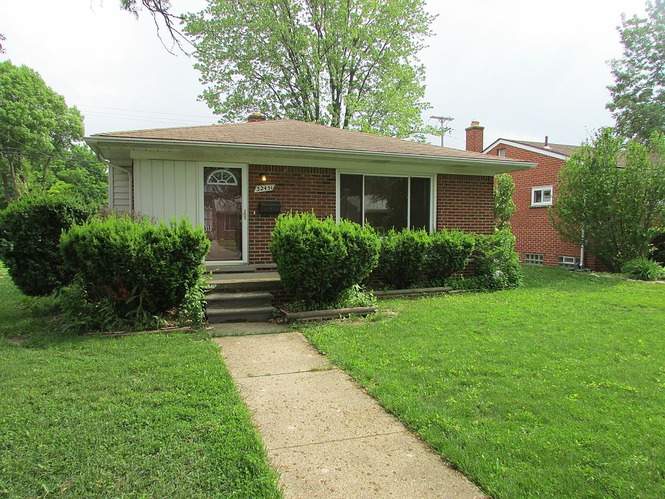 1st image of 32451 Alvin St