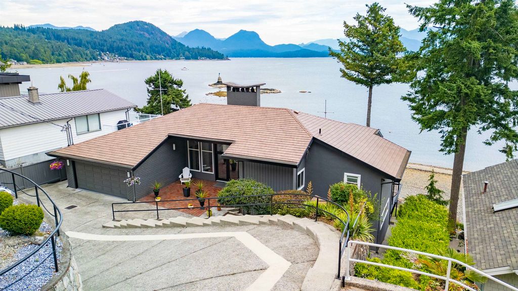 354 Avalon Dr, Gibsons, BC