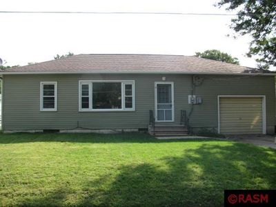220 Adams Ave SE, Madelia, MN, 56062