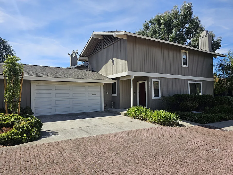 20302 Pacifica Dr