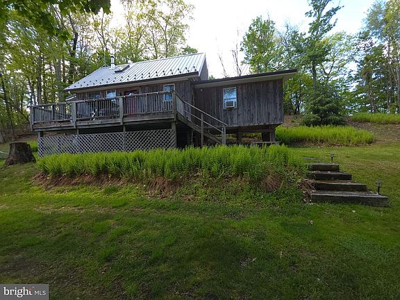 3rd image of 152 Sharps Ridge Ln