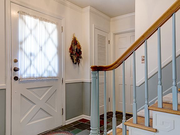 2nd image of 617 Garrett Dr