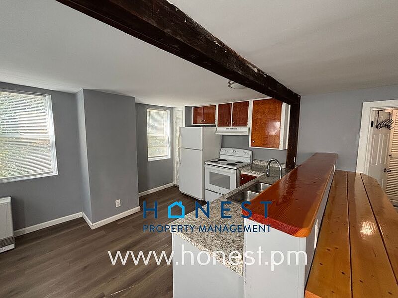 1st image of 8 Green St #1