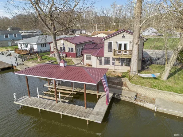 725 Bluewater Dr, Monticello, IN 47960