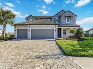 17109 Sweetwater Village Dr, Lakewood Ranch, FL 34211