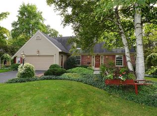 56 Bent Oak Trl, Fairport, NY 14450