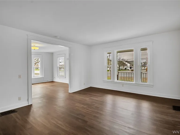 5849 Broadway St #8 — Photo 7