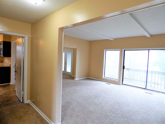 2nd image of 2315 Foxmoor Ln