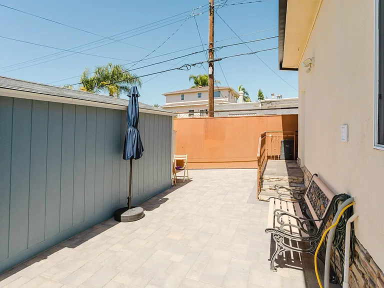 833 E Verdugo Ave — Photo 4