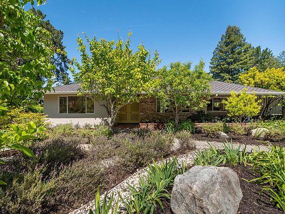 4th image of 40 Knightwood Ln
