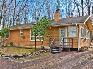 5821 Cottontail Ln, East Stroudsburg, PA 18302