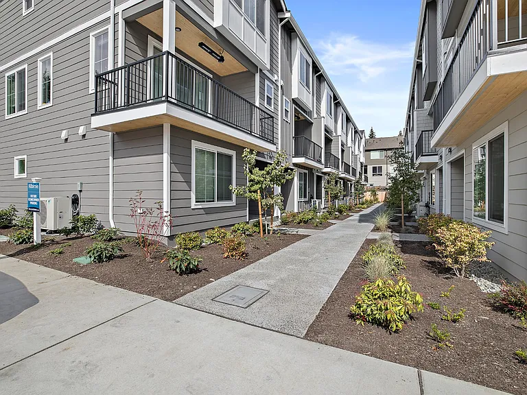 13730 Manor Way #E5 — Photo 3