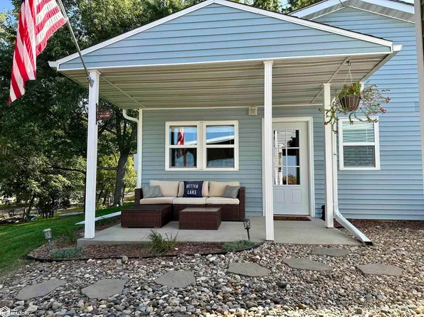 5090 County Public Rd, Brooklyn, IA 52211