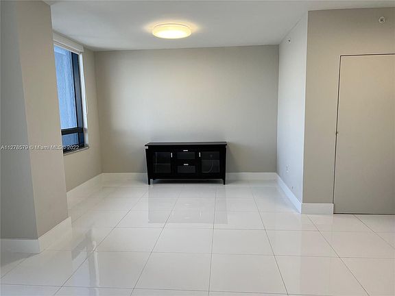 5th image of 1330 West Ave APT 2610