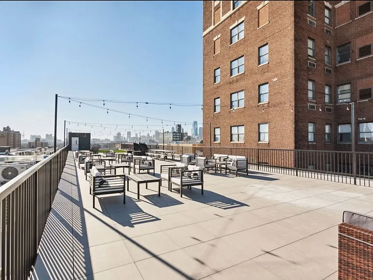 722 W Thompson St #207 — Photo 27