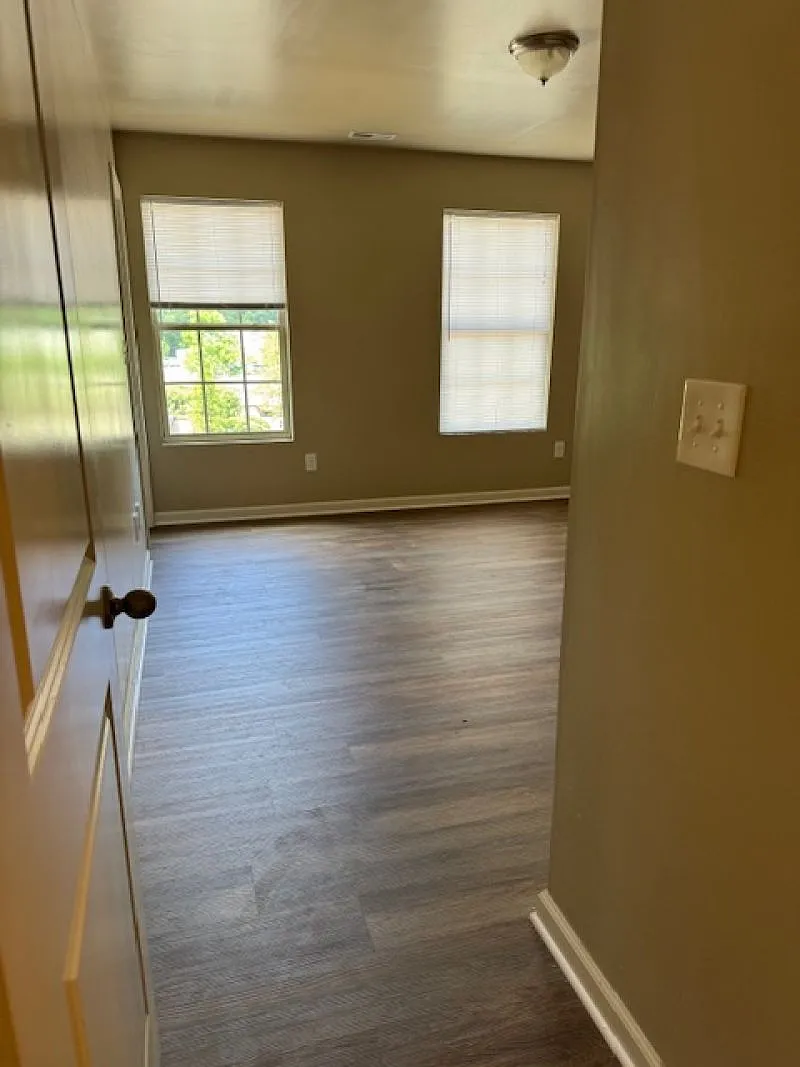 3 bed, 2.5 bath, $1,225 — Photo 2