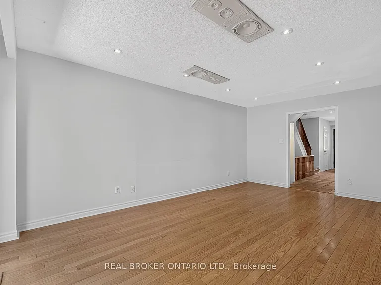 109 Robert Hicks Dr — Photo 5