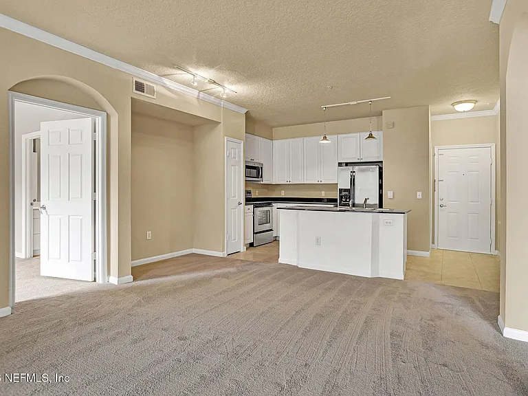 8539 Gate Pkwy #9330 — Photo 6