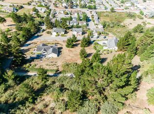 3520 Lexy Ln, Fortuna, CA 95540