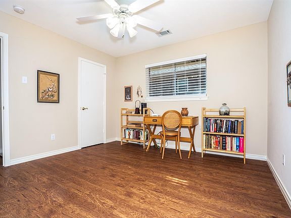 4th image of 7636 Dentcrest Dr