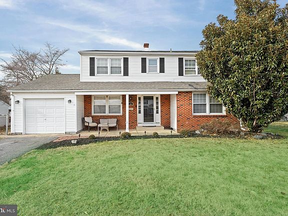 2nd image of 18 George Read Rd