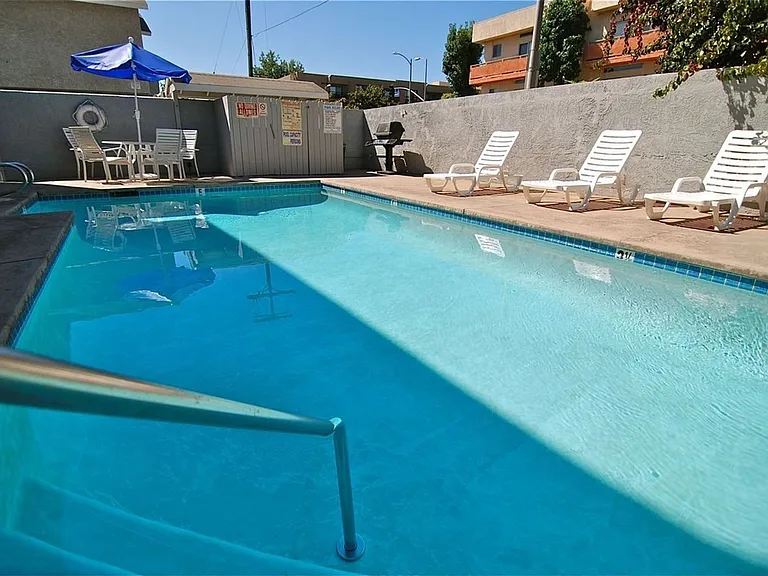 14543 Burbank Blvd — Photo 7