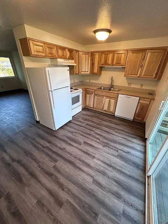 2 bed, 750 sqft, $1,250 — Photo 2