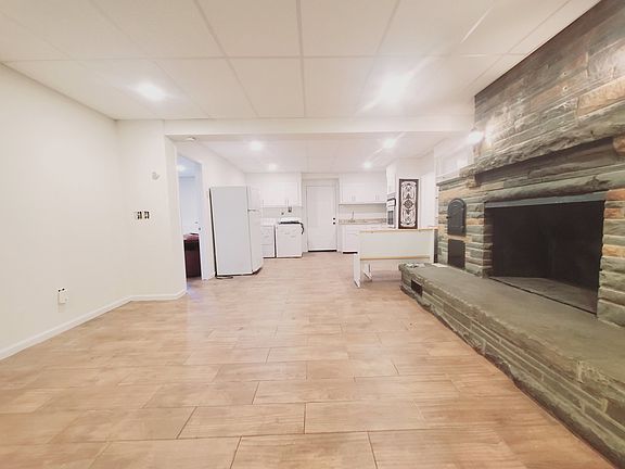 3rd image of 47 Whitmore Ln APT 1