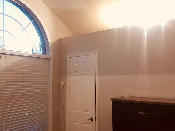 3rd image of 9805 Lake Pointe Ct APT 301