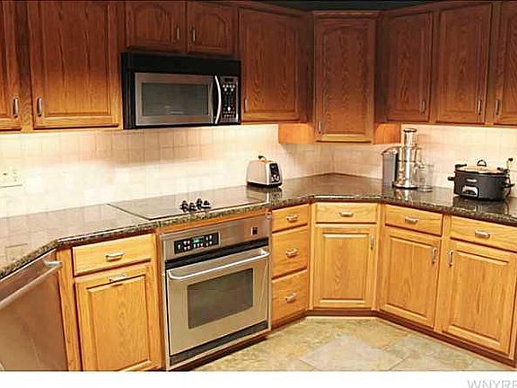 3rd image of 9014 Douglas Ln