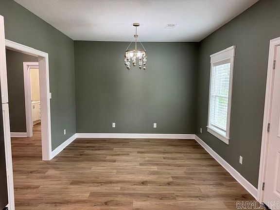 5th image of 1912 Oak Ct