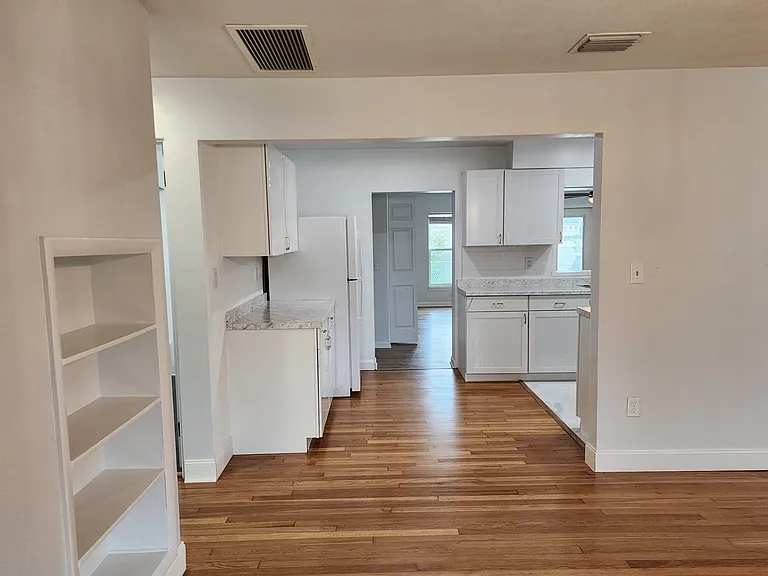 8 Poinsettia Dr — Photo 4
