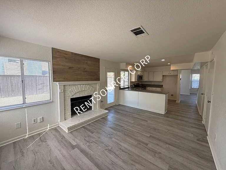 3559 E Avenue R14 — Photo 11