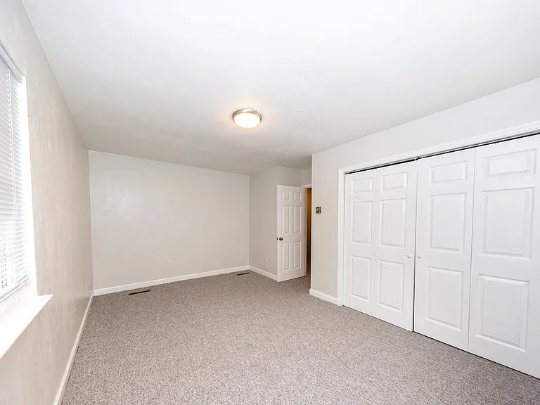 9392 Pine Tree Rd #B — Photo 5