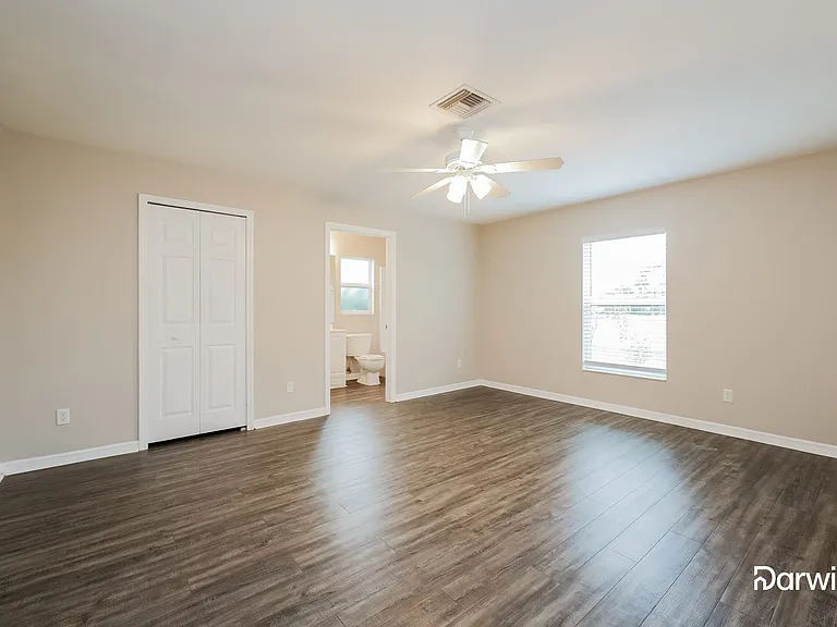 215 Manasota St — Photo 10
