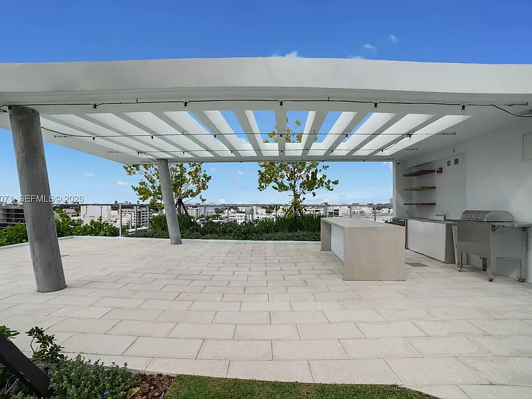 9221 E Bay Harbor Dr #610 — Photo 34