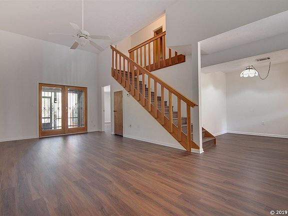 4th image of 1622 NE 40th Pl