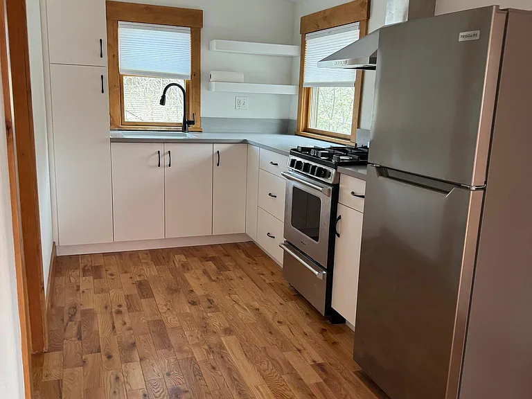 1029 W Oak St — Photo 1