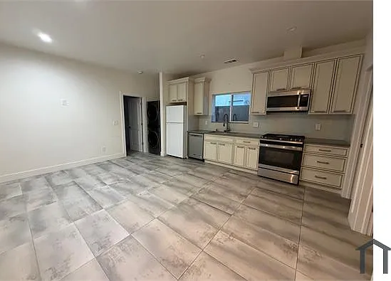 4026 Blairmore Ct #2 — Photo 8