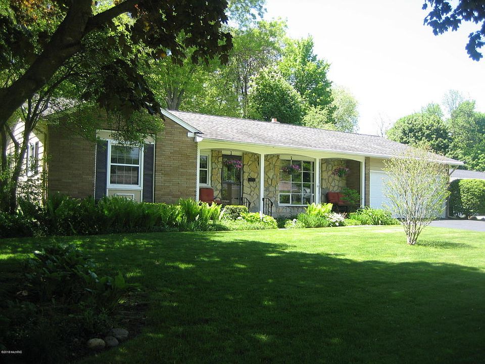 1st image of 130 S Moorland Dr