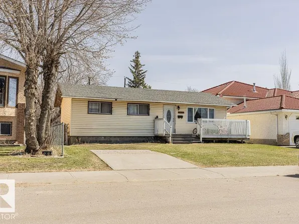 9827 152nd St NW, Edmonton, AB T5P 1X2