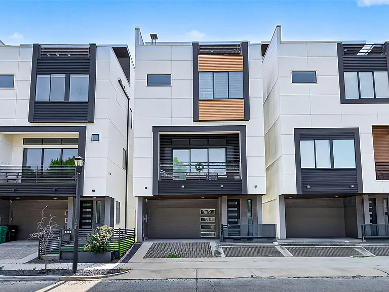 607 Memorial Heights Dr — Photo 2