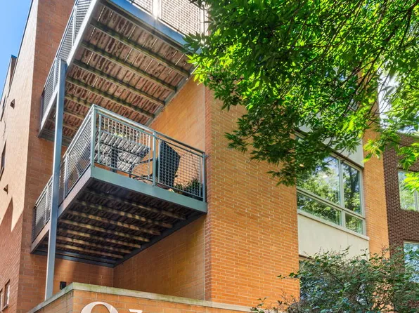 933 W George St #2, Chicago, IL 60657