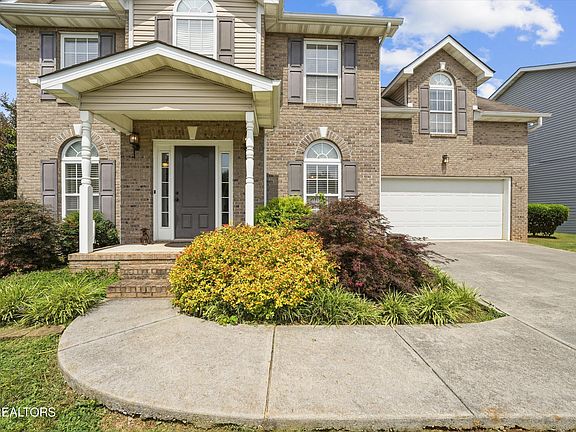 3rd image of 4713 Creekrock Ln