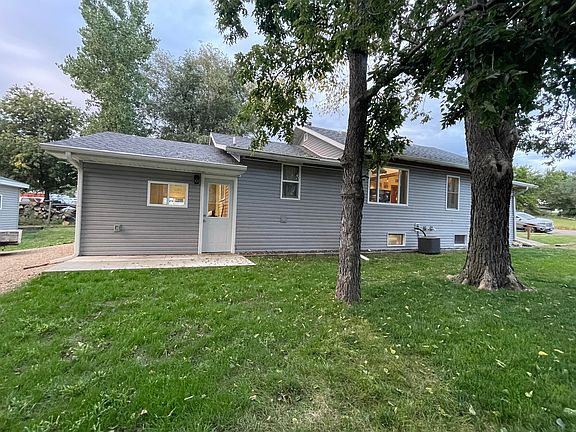 5th image of 607 5th Ave E