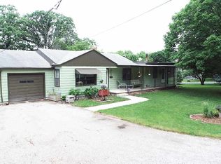 1002 S Timber Ln, Eureka, IL