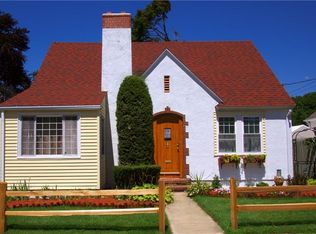 351 Grotto Ave, Pawtucket, RI 02860