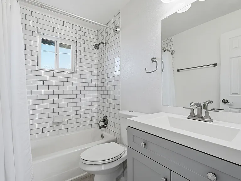 1320 North 48th Place - 2 — Photo 5