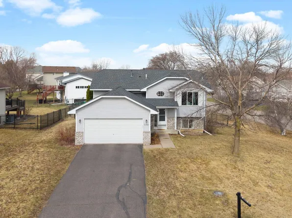 5785 Yucca Ln N, Plymouth, MN 55446