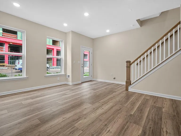 8 Jessica Ln #12103 — Photo 4